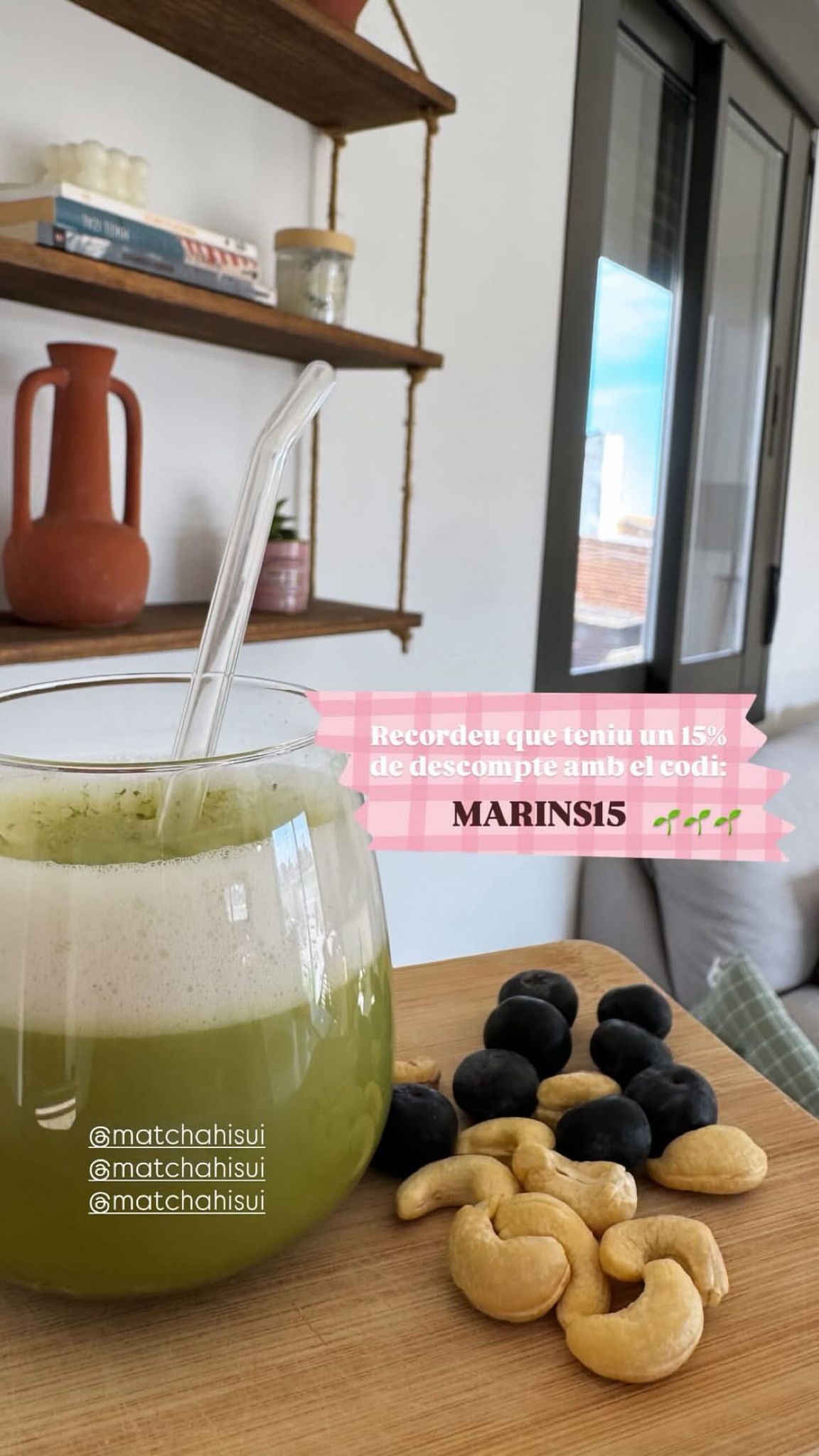 Matcha latte en pot amb cors